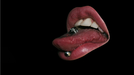 Piercings na língua e nos lábios podem danificar os dentes e as gengivas